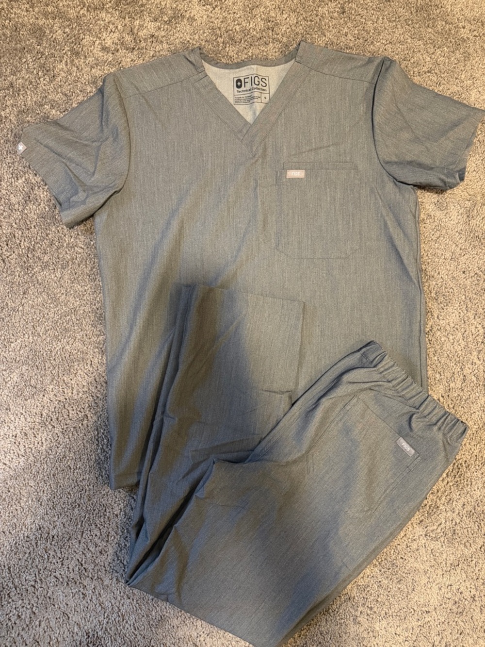 Figs Scrub Set in Grey